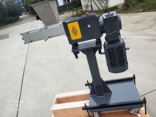 Вибрируя вращая двойной материал фидера Д2 стороны штрангпресса винта для штрангпресса ВПК